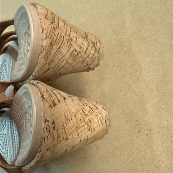 CROCS Tan A-Leigh Leather Multi Straps Slides Cork Wedge Women’s Sandals, Size 6 - Picture 9 of 15